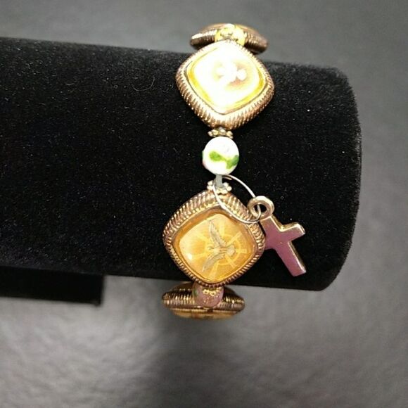 Gold tone inspirational bracelet - Picture 2 of 6